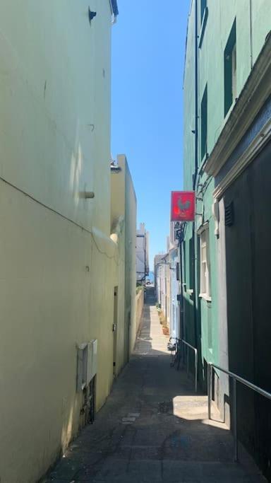 Lovely 4 Bedroom Home, Stones Throw From The Beach Brighton Exterior foto